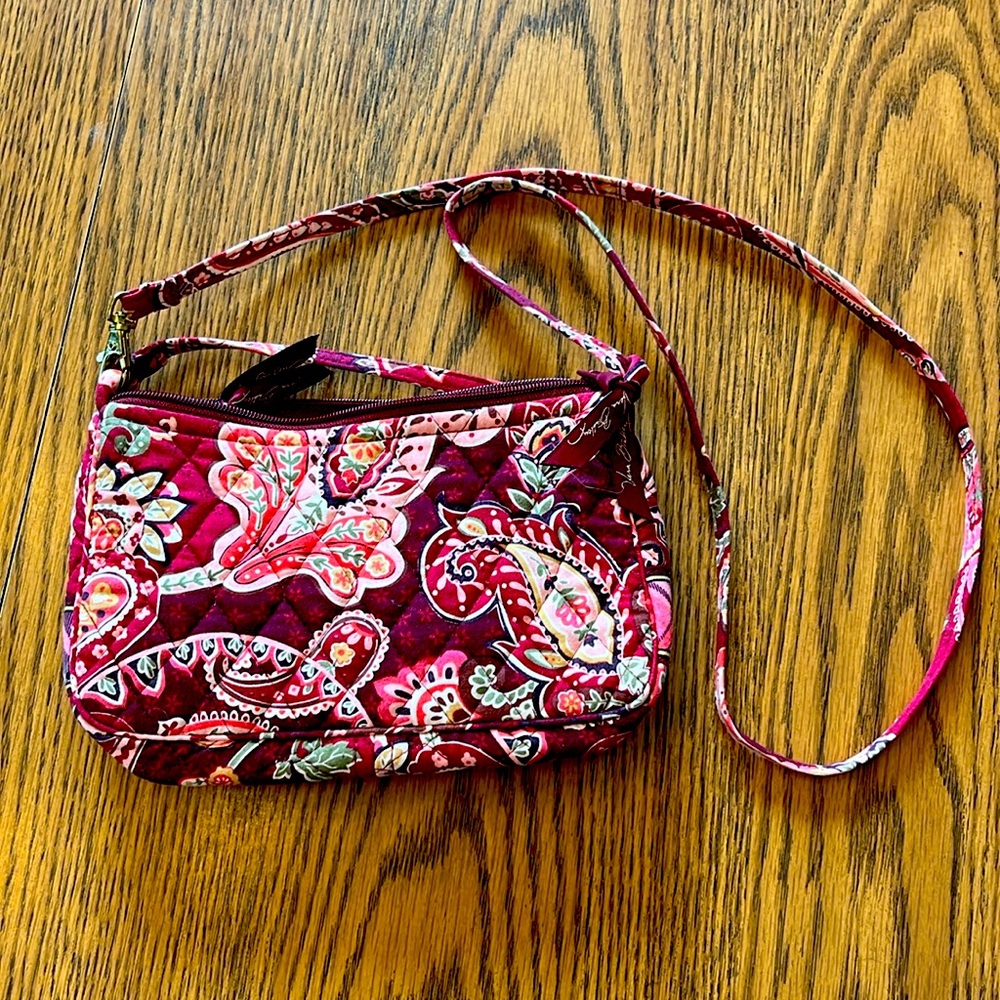 Vera Bradley small purse w/ adjustable strap and coin pouch